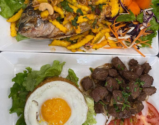 Daurade entière grillée et Luc Lac