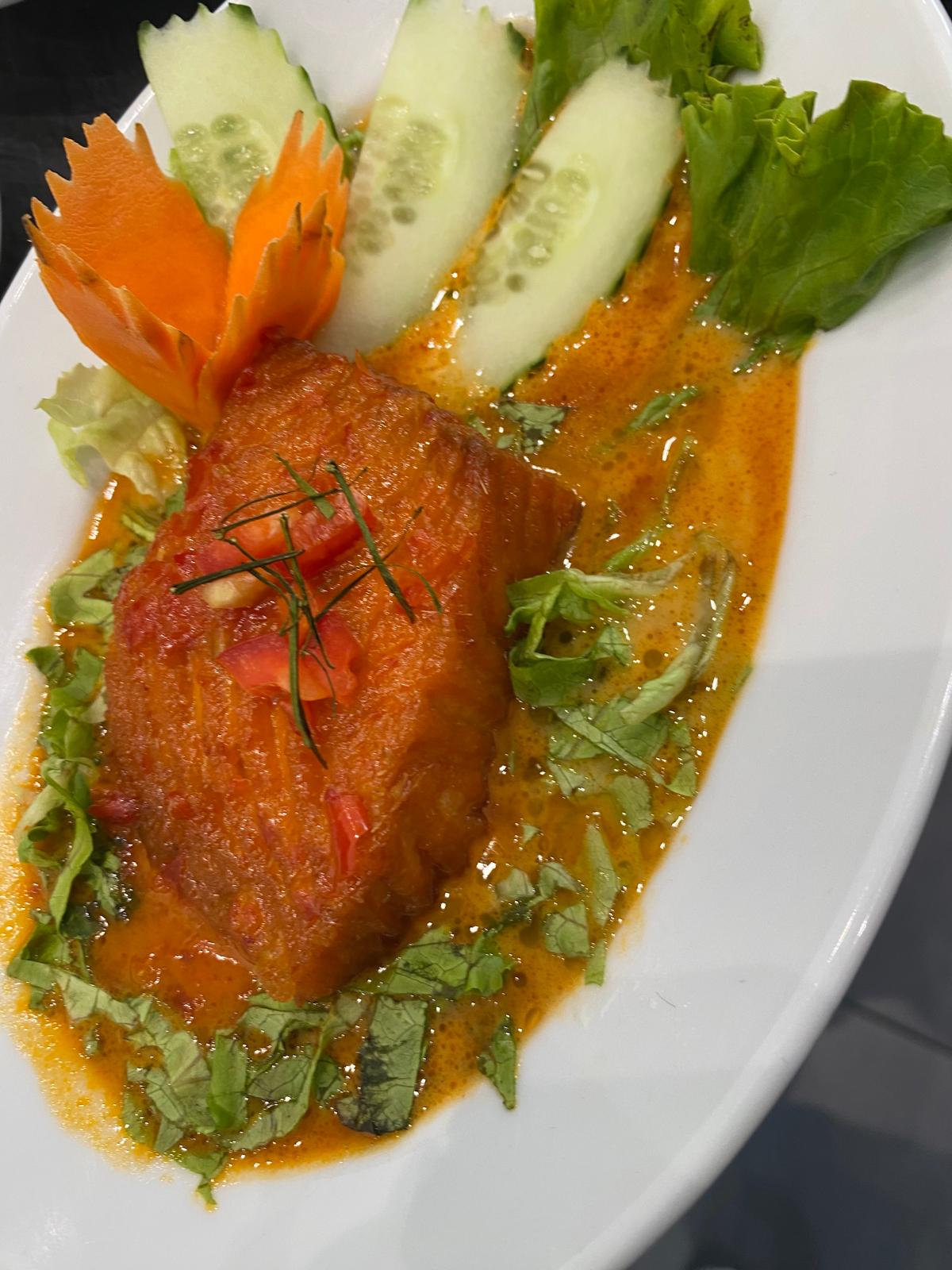 Saumon à la crème de Curry rouge